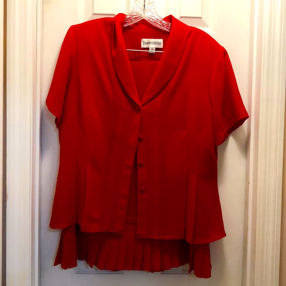 Women’s petite skirt and blouse set